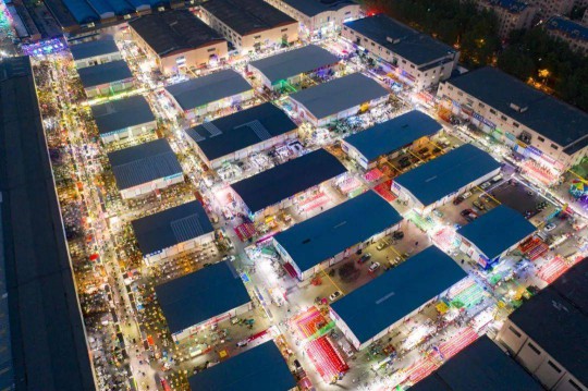 市場忽略了一個擺地攤必需品，那就是照明！